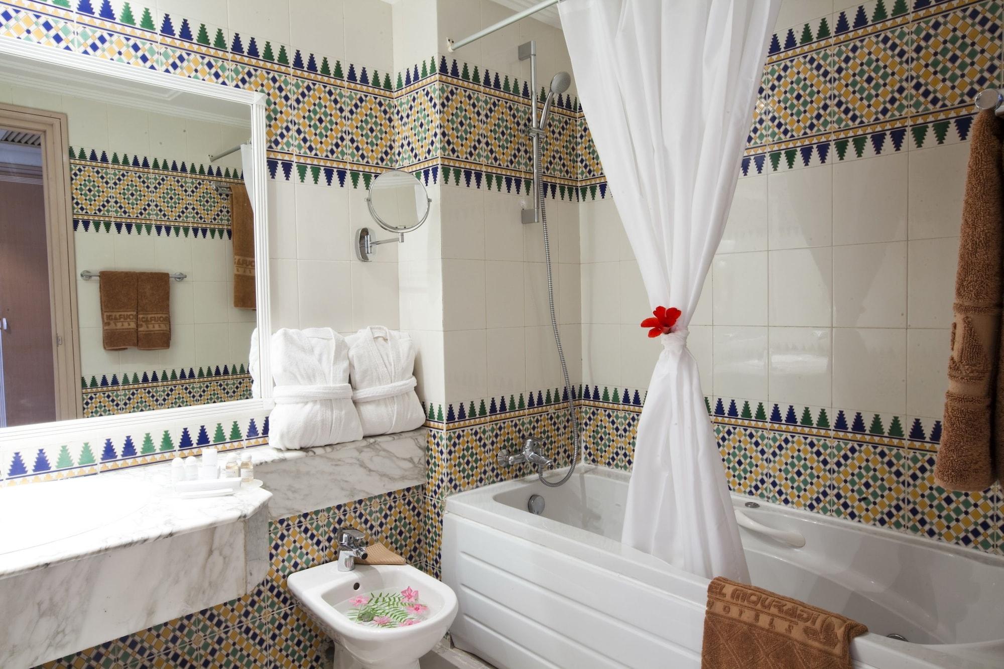 El Mouradi Djerba Menzel Hotel Midoun Bagian luar foto